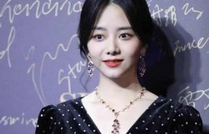 谭松韵父母是做什么的?网传谭松韵的爸爸是位相声演员