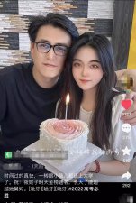 靳东妹妹晒全家合影！外甥女罕见曝光，高颜值抢眼欲进军娱乐