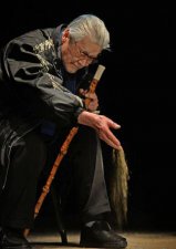 蓝天野在睡梦中离世 从去年起以照片回忆岁月