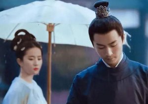 刘亦菲短发照又 A 又飒，网友：希望下辈子长这样
