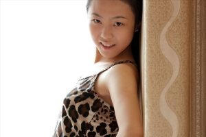薛婧闺魅第26张 小胸的女孩子一样像鬼魅
