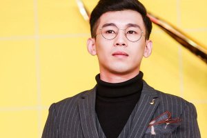 天佑永久封原因 支持PG One唱起了歌曲