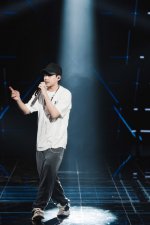 ​与丁泽仁微博互动被考古 苏醒用张远表情包回应