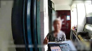 ​“外婆救我，汇款 13 万！”老人接电话后提了一个小问题，对方沉默了……