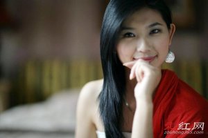 ​董思怡个人资料简介 21岁美女当上了总裁