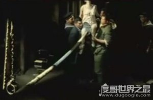 ​电影风声绳刑图片，让女性骑坐在麻绳上来回摩擦(超变态)