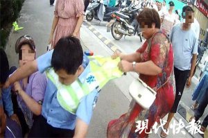 ​咋回事？男子酒驾被查后，一家三口都被拘了
