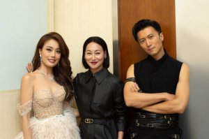​霍汶希分享谢霆锋惠英红容祖儿微博电影之夜合照