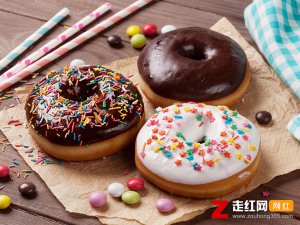 ​她就像我的甜甜圈feed up是什么歌，甜甜圈歌曲介绍