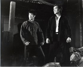 ​甄子丹和赵文卓事件（赵文卓对甄子丹说绝不向霸权低头）