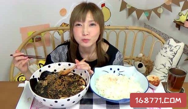 中日大胃王pk，木下佑香/哗vs密子君(木下惨遭完虐)