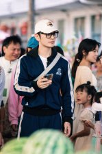 ​《中餐厅6》热播 黄晓明连洗六季碗引回忆杀
