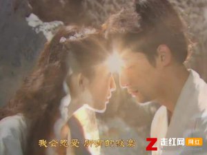 ​谁对谁错爱多爱少不需要再计较是什么歌，一吻天荒歌词分享