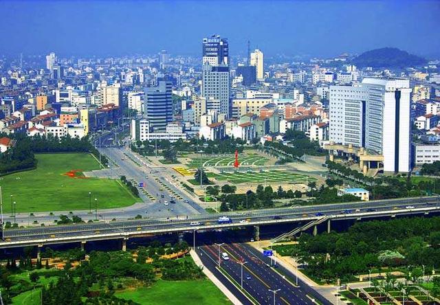国内最富有的10个县级市排名，第一原来是这个地方！