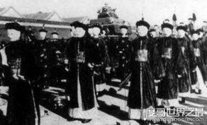 ​清朝最恐怖的老照片，纸将纸兵抬着慈溪的棺材走了整整五天