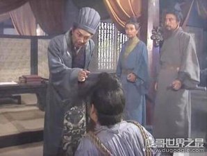 ​诸葛亮挥泪斩马谡是因为什么一事，马谡慌乱丢失街亭