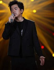 ​李健经纪人耍大牌是怎么回事