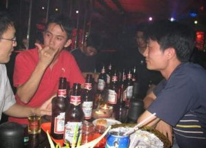 ​教你玩骰子的方法 筛子怎么玩