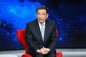 ​这个十万亿的产业，他用 45 分钟讲明白了！