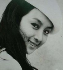 ​谢贤第一任老婆甄珍年轻照片太惊艳