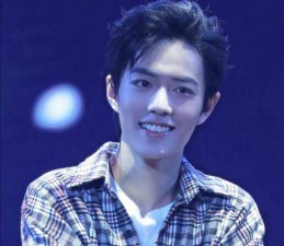 ​王竟力肖战，选手王竟力曝肖战外公去世并晒出截图