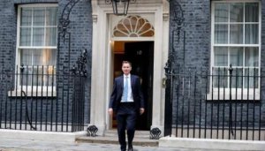 ​前外交大臣接任财相，英国财政政策 180 度大转向