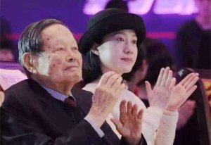​翁帆为97岁杨振宁产下一子（97岁杨振宁又有了孩子）