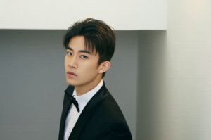 ​房似锦弟弟扮演者是谁