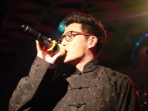 ​风没有方向的吹来是什么歌，花香歌曲介绍