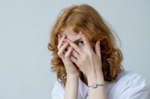 ​如何摆脱社交恐惧症（如何克服社交恐惧症）