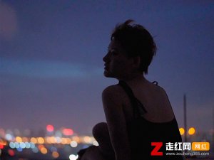 ​我知道你还在这座城市里是什么歌，忆爱歌曲介绍