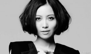 ​姚贝娜唱歌吐血图（曾唱歌咳血坚持唱完）