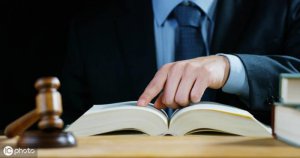 ​律师会见犯罪嫌疑人（刑事律师会见犯罪嫌疑人初谈）