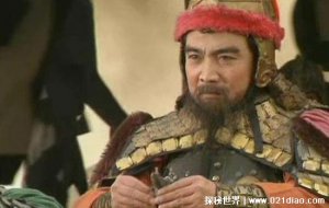 ​关羽温酒斩华雄的故事，历史上温酒斩华雄的是谁