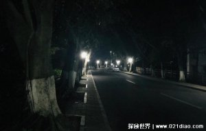 ​中元节最大禁忌是什么，11点之后出门会撞见鬼(不要熬夜玩手机)