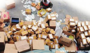 ​快递投诉最狠的方式，拨打12305可以快速获得赔偿(又快又实用)
