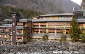 ​历史最悠久的酒店，西山温泉庆云馆(距今1317年/唐朝时就有了)