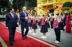 ​目光“转向东方”的朔尔茨：十多年来首次访问越南的德国领导人