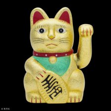 ​招财猫左右手各招什么（招财猫的左右手象征各不同）