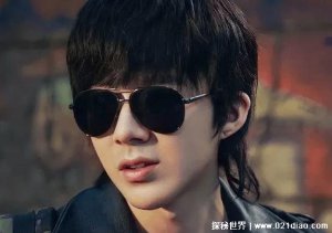 ​黑瞎子为什么有不老体，进过青铜门看到了终极(眼睛也因此变异)