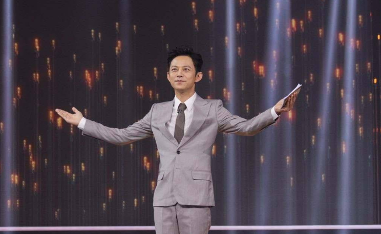 什么是主持人(主持人是学什么专业)  第3张