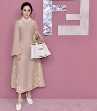 ​恨她却又想成为她？