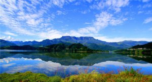 四川瓦屋山水怪真相之谜，头像鲶鱼身像巨蟒(体长超20米)