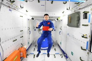 ​祝贺！陈冬成为我国首位在轨时长超 200 天航天员