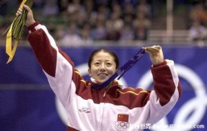 ​中国第一枚冬奥会金牌获得者是，杨扬(获世界冠军最多的中国运动员)