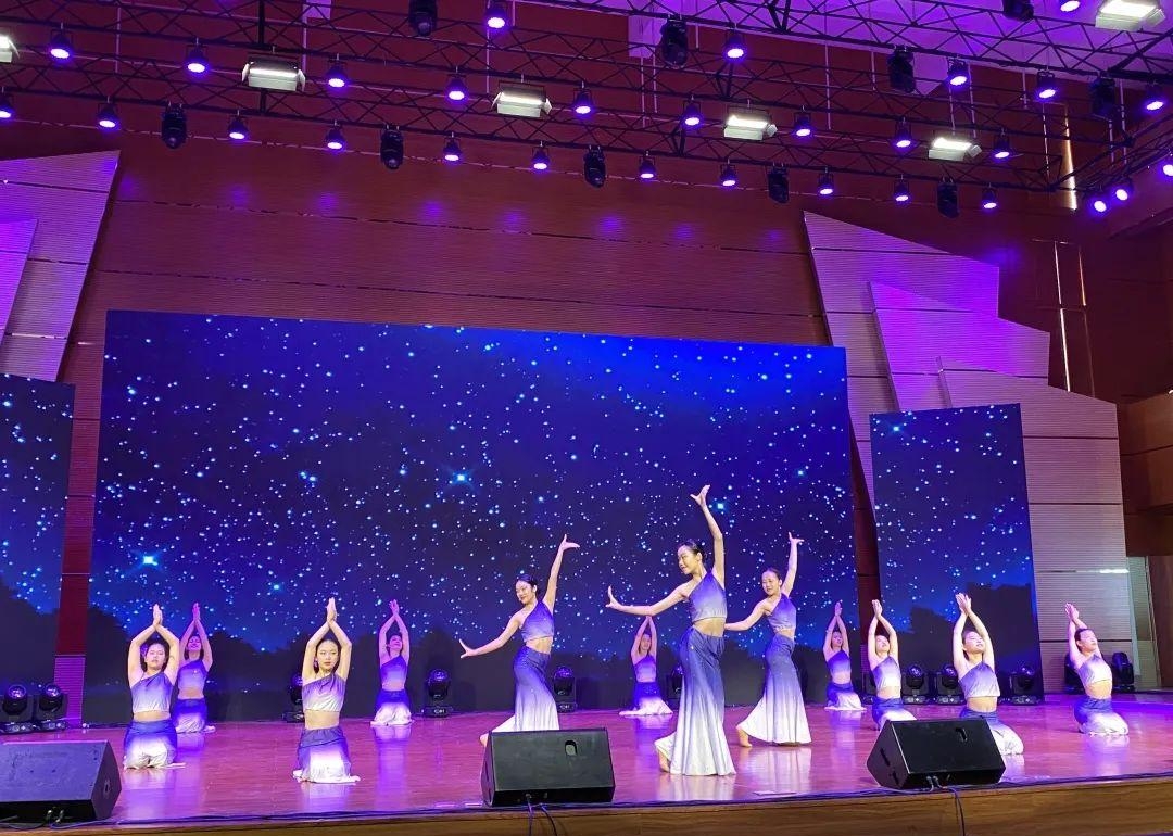 校园十大歌手唱什么好(大学校园十大歌手决赛唱什么歌好) 校园 歌手 第8张