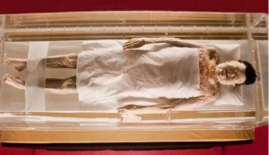 ​马王堆汉墓女尸不腐之谜，棺材内有不明液体(古人太厉害了)