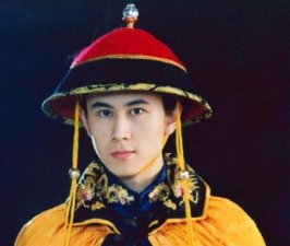 ​顺治是康熙的什么人（顺治皇帝为什么会传位玄烨呢）