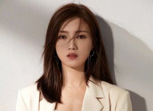 ​ 章子怡同学傅晶(傅晶是章子怡同学么)