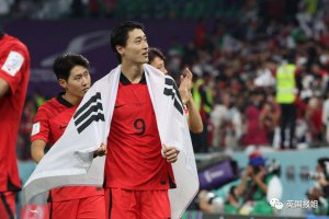 ​韩国足球男神“飘”了？走红后先喷 C 罗再骂日本